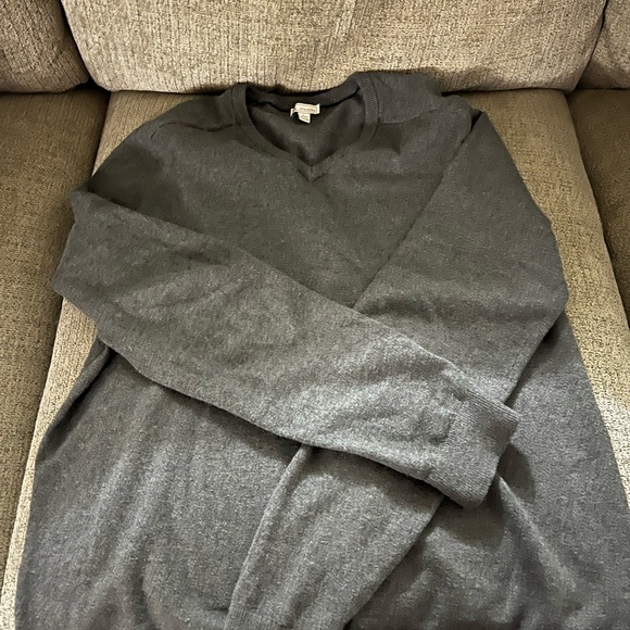 GAP Grey V-Neck Sweater - Picture 5 of 5